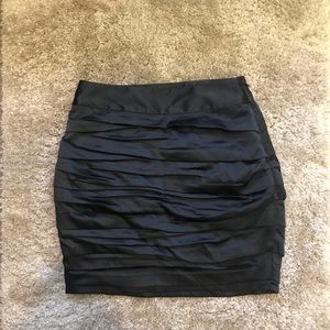 Satin black scrunched skirt size 00